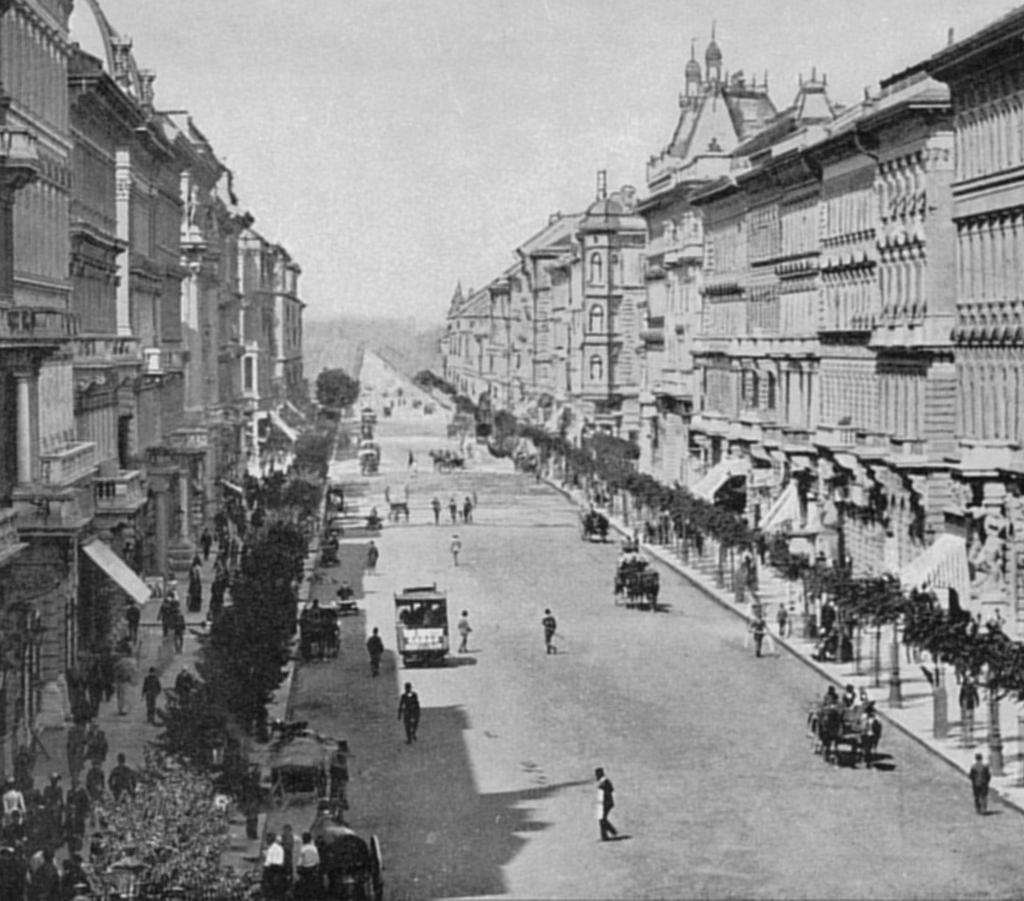 KÁVÉHÁZAK AZ ANDRÁSSY ÚTON Budapest a 19 20. század fordulóján igazi kávéházas város volt a maga kb 500 kávéházával.