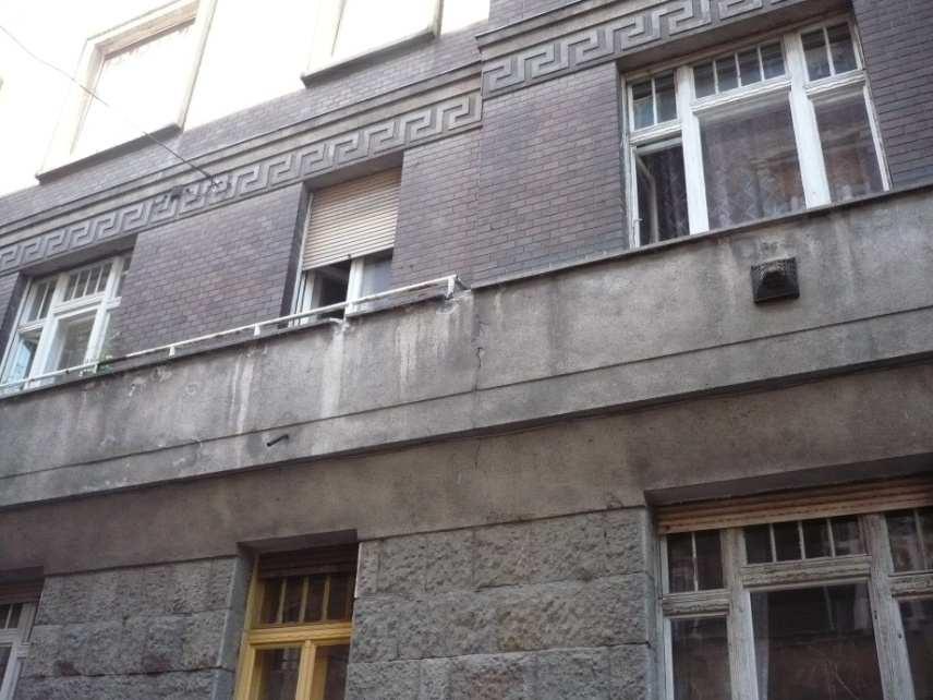 ütemben a Baross utcai és a kétoldali beforduló homlokzatok részlegesen, a II. ütemben a hátsó, Magdolna utcai és a kétoldali elmaradt utcai homlokzati felületek felújítása történik meg.