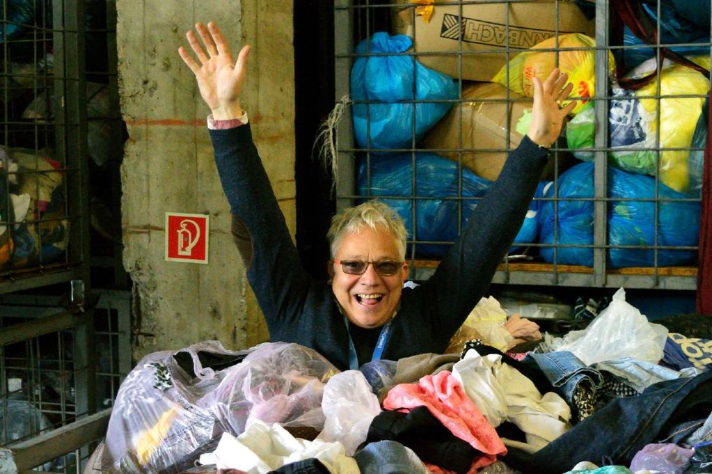 Igyekszünk mindig a legkedvezőbb ajánlatot tenni a vevőknek számára az aktuális valutaárfolyamok figyelembevételével: euróban, fontban vagy forintban, igény szerint. Sok cég a gyűjtőzsákokat ún.