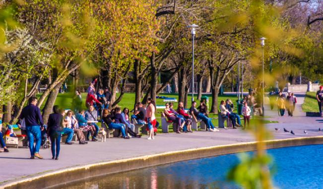 - A városliget, az otthonunk - A Városliget a világ egyik első közparkja, joggal lehetünk rá büszkék.