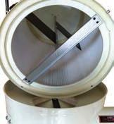 mikron Súly 55 kg A Vortex Cone technológiával felszerelt DC1100 A és DC1900 A modelleknél csak a levegő és a legfinomabb részecskék jutnak a filterbe, a forgács