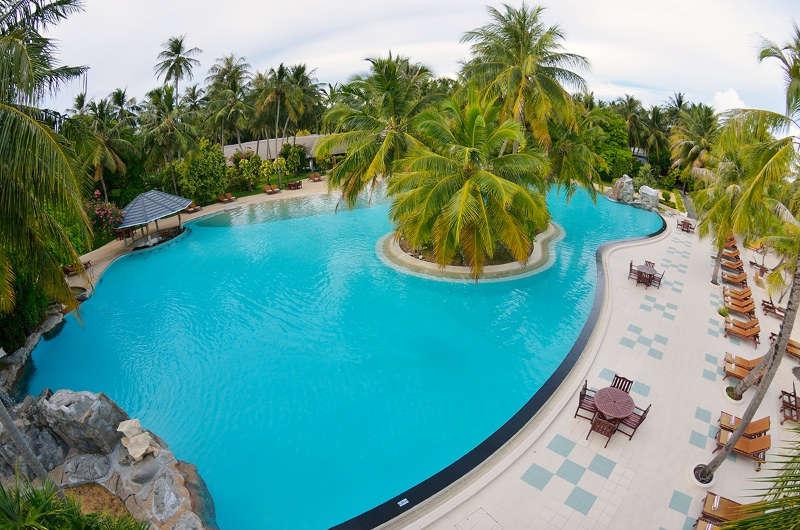17 perc) összes szoba 422 távolság Malé-től 109 km összes beach bungalow 358 éttermek 5 összes water