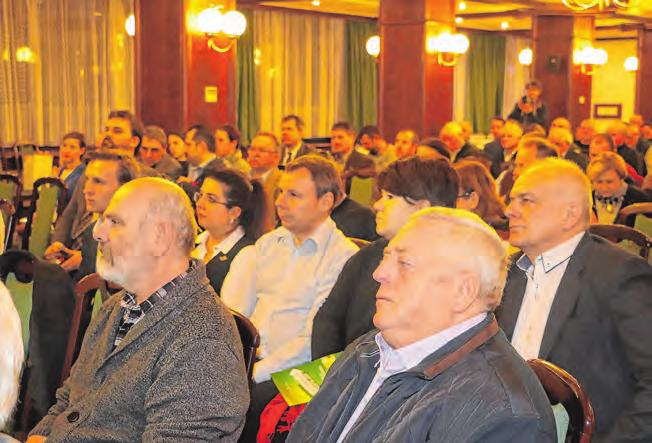 ezredes, Tata Rendőrkapitányság kapitányságvezetője, a bizottság elnöke Az elmúlt nyolc év hazai agrárpolitikai fejlesztéseiről és eredményeiről tartott gazdafórumot Kis Miklós