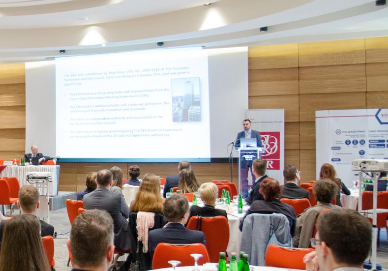 15 NAPTÁR 2018 Q3 Dokumentumkezelés Felhő Q4 Bankszektor Biztosítás XIII.