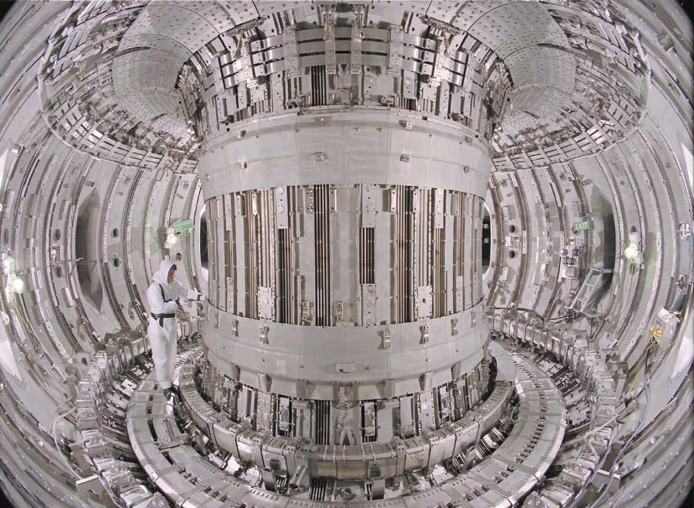 Pokol Gergő: Tokamak és sztellarátor