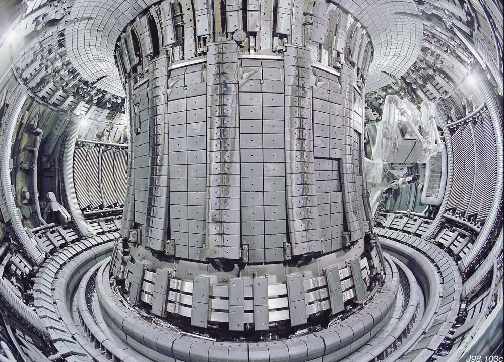 Pokol Gergő: Tokamak és