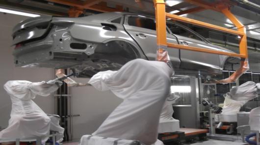 Lakkozóüzem PVC és Füller PVC : Kavics felverődés Alvázvédelem A PVC
