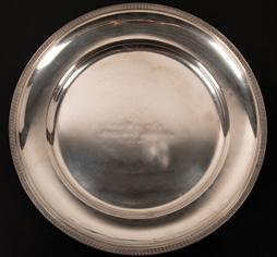 Szögletes kínáló / Angular serving plate magyar, 1966-1999 közötti fémjelzéssel, 800 ezrelékes ezüst, mesterjeggyel, hivatali jelzéssel, szögletes edénytest hungarian,