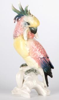1960, painted, glazed porcelain, with crested sign, formnumber: 5162, repaired m/h: 13 cm Kikiáltási ár: 20 000 Ft Starting price: 60
