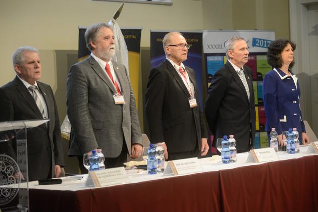 136 A NEMZETI KÖZSZOLGÁLATI EGYETEM