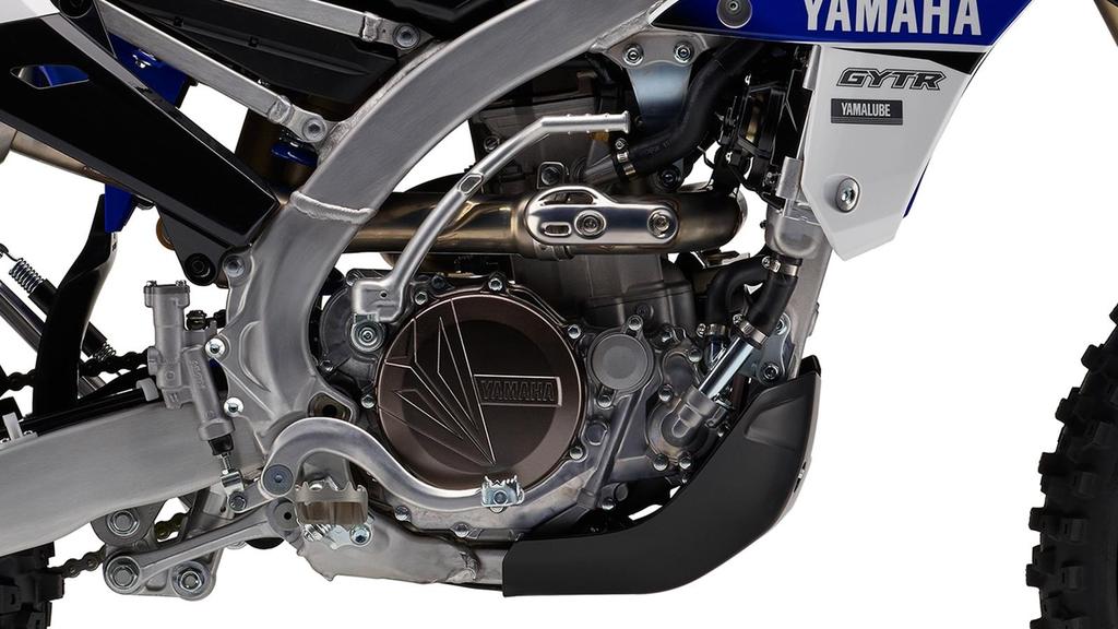 450 ccm-es, négyütemű motor A YZ450F alapú 450 ccm-es, folyadékhűtéses, DOHC, üzemanyagbefecskendezéses, 4 szelepes motor azért lett kifejlesztve, hogy kihasználja a lineáris nyomaték tartalékait,