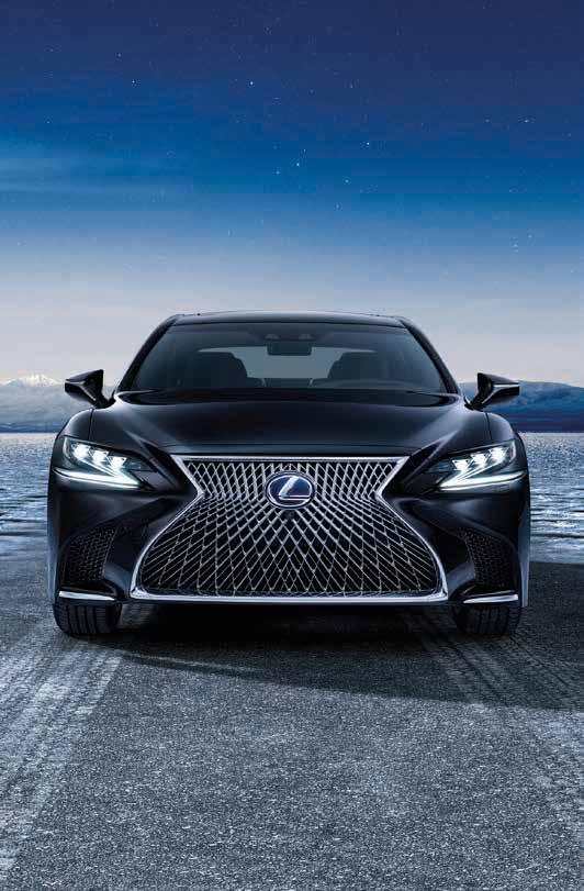 BEVEZETÉS 01 Az új LS 500h 02 Prémium kidolgozású belső tér AZ ÚJ LS 500 ÉS 500h AZ LS AMELLETT, HOGY A LEXUS MÁRKA SZIMBÓLUMÁVÁ VÁLT MÁRA OLYAN ÚJ GENERÁCIÓS LUXUSAUTÓVÁ FEJLŐDÖTT, AMELY A
