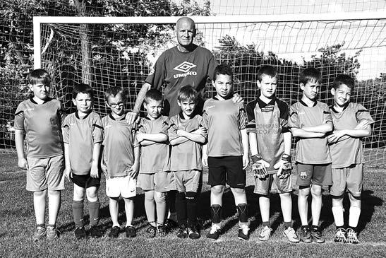 Ide sorolható többek közt az Etyeki futók által rendezett Vesszôfutás, a Bozsik program zárórendezvénye, különbözô civil szervezetek által rendezett sportnapok.