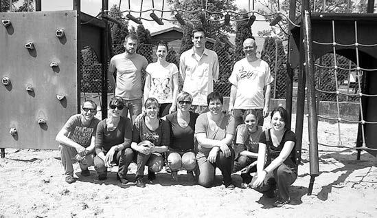 oldal_layout 1 6/6/16 10:29 PM Page 9 INTÉZMÉNYEK AZBESZT Összefoglaló a 24-én, az iskola tetôszerkezetének cseréjével kapcsolatosan tartott tájékoztatásról A tájékoztató meglepôen alacsony