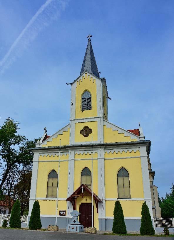Építészeti útmutató 8 Szent Kereszt felmagasztalása templom A mai neogótikus római katolikus templom 1902-ben épült a Jókai és Dózsa György utca