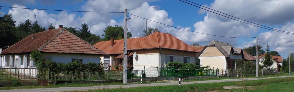 A tetőhajlászög 35-45 fok közöt mozog, a