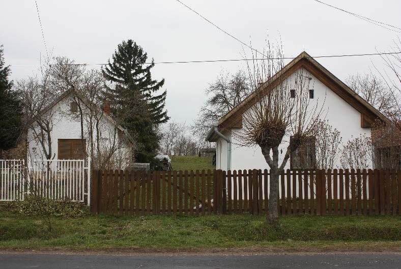 kialakítású, füstlyukas