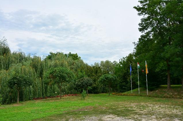 csatlakoznak az utcákhoz; az