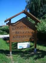 kisarchitektúra (padok, szobrok, játszótéri játékok, autóbusz megállók, szemetesek).