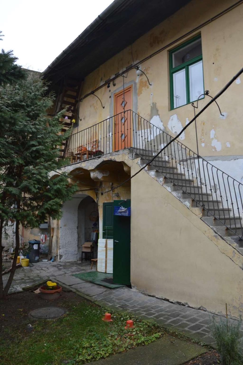 12. Udvari