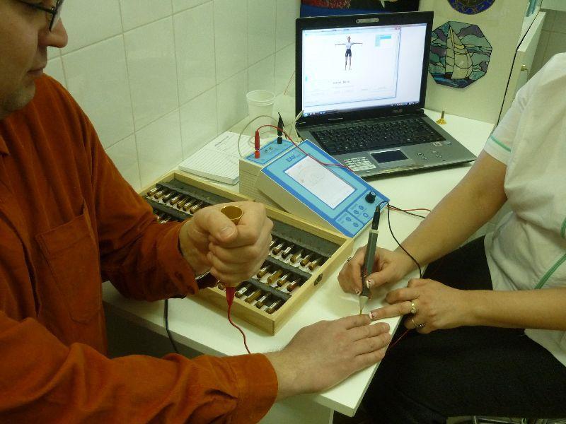 lávaköves masszázst és köpölyözést méregtelenítésre. Hívásra házhoz megyek a megbeszélt időpontban. Érdeklődni: Takács Gábor Magyarcsanád, Szélső sor 4. Tel.: 06-70-398-8082 Magyarcsanád Fő utca 71.