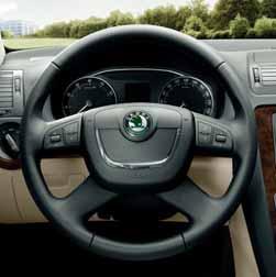 A hatsebességes, kézi sebességváltó mind a három, az Octavia Combi 4 4-hez használható motorhoz igényelhető: 1.8 TSI/160 LE, 1.6 CR TDI/105 LE és 2.