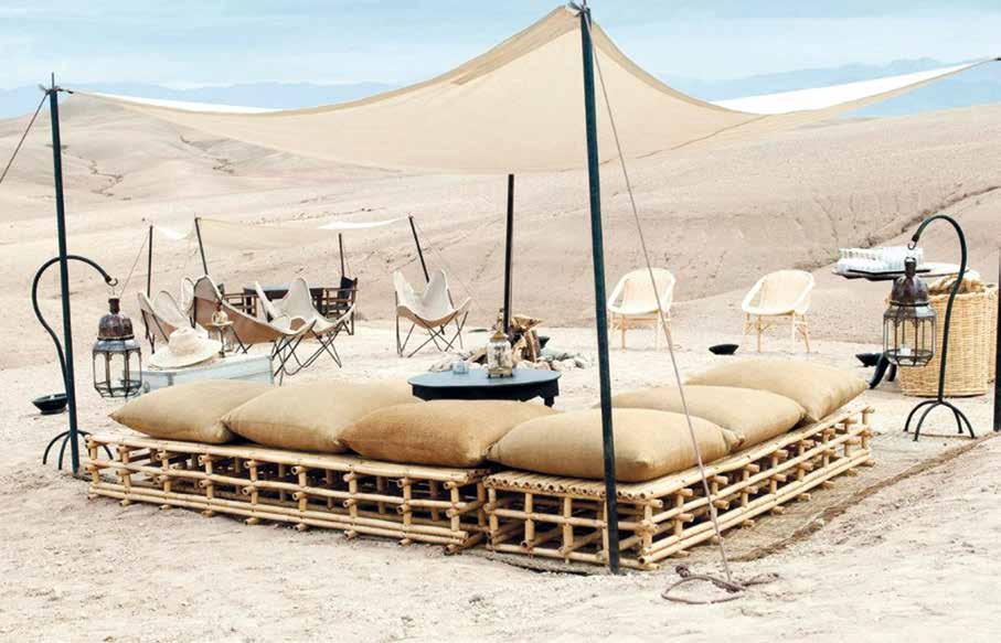 Scarabeo Camp Marrakech, Morocco Szokatlan táborhely egy kivételes környezetben ezzel a szlogennel csábítja vendégeit egy minden luxusigényt kielégítő sivatagi kempingezésre a marokkói Scarabeo Camp.