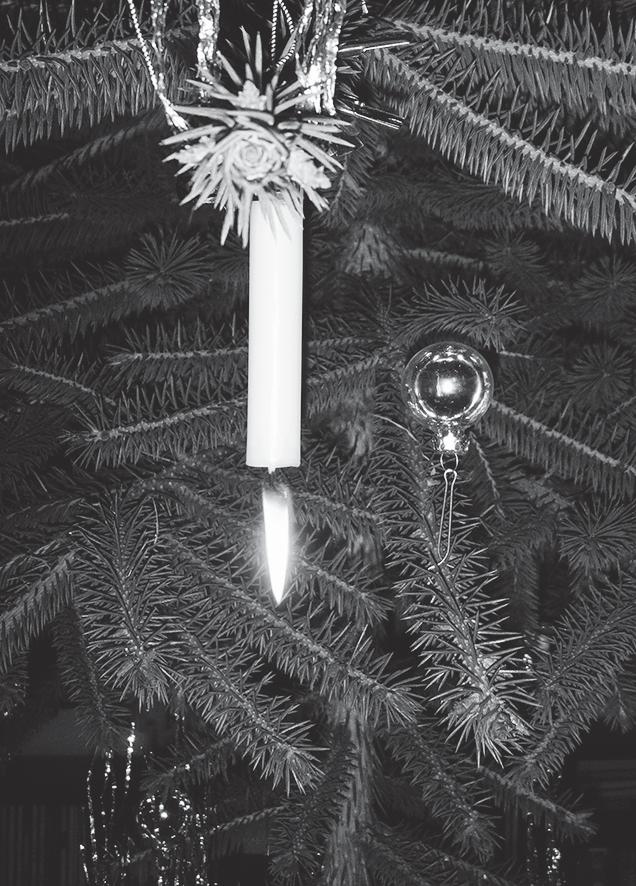 karácsonyainkat? Talán észre sem vettük, talán társtettesek voltunk az egész dologban.