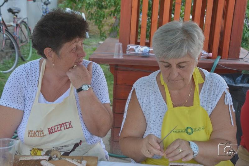 Kelemen Gyuláné Máli néni és Kelemen Jánosné -