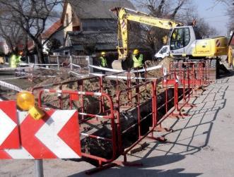 A belépés feltételeinek alapját a partnerek között megköttetett szerződés jelenti, ezen belül is az általános- és különös szerződési feltételek rendelkezései az irány- adóak (ÁSZF, KSZF).