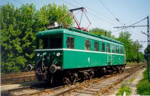 LVII típusú villamos mozdony Jellemző műszaki adatok Önsúly: 44,4 t Beszerzési idő: 1943 1951.