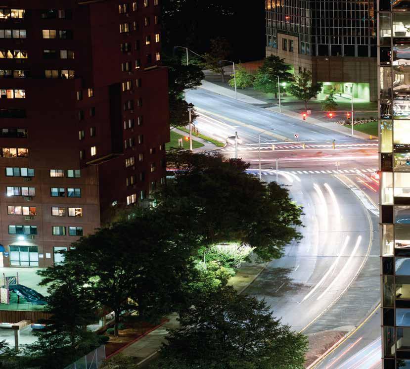 fogyasztással elérhető, szabályozható közúti lámpatest.
