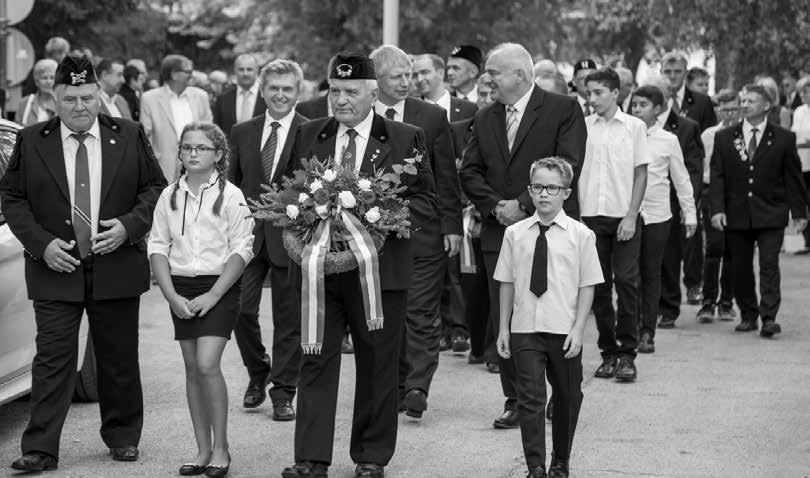 4 A 68. Bányásznap alkalmából Kiváló Bányász kitüntető cím elismerésben részesültek: Bakk László, a Bányavagyonhasznosító Kft. Mecseki Környezetvédelmi Bázis Létesítményfenntartási vezetője.