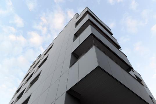 Smart-napelem SolarEdge inverterrel tető terhelés mentes energia ház zöldmezőt nem igénylő