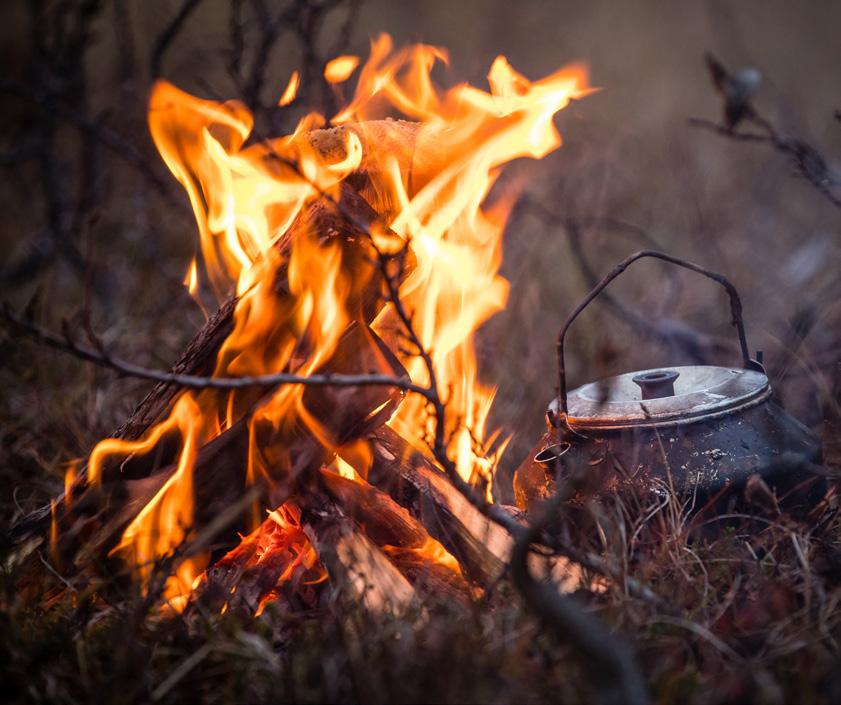 A Fjällräven vadászkollekciókról A Fjällräven három vadászkollekcióját különböző típusú vadászatokra fejlesztették. A kollekciók a Fjällräven hazája, Svédország három régiójáról kapták a nevüket.
