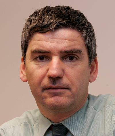 2 Bemutatkozás Prof. Dr. Mihályi Péter 1999 2015: Pannon Egyetem (Veszprém) Tanszékvezető egyetemi tanár Pénzügytan Intézeti Tanszék E-mail: peter@mihalyi.com 13 könyv, kb. 150 tanulmány szerzője.