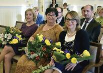 őszinte együttérzést is folyamatosan.