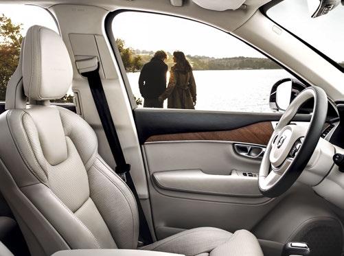 VOLVO XC90 17 VOLVO XC90 Luxus a Volvo értelmezésében. A Volvo XC90 a nyugalom szigete, ahol kizárhatja a feszültséget, szabadjára engedheti a gondolatait és első osztályú kényelemben utazhat.