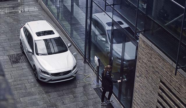 VOLVO MODELLVÁLASZTÉK VOLVO V60 Miért mondana le a vezetés öröméről csak azért, mert mindig sok csomaggal utazik?