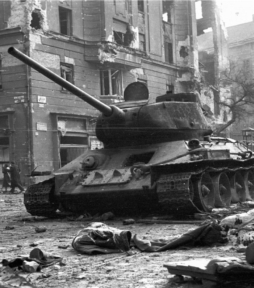 október 23-án, kedden 17 órától tartunk a gyóni városrészközpontban, az 56-os emlékműnél A magára maradt