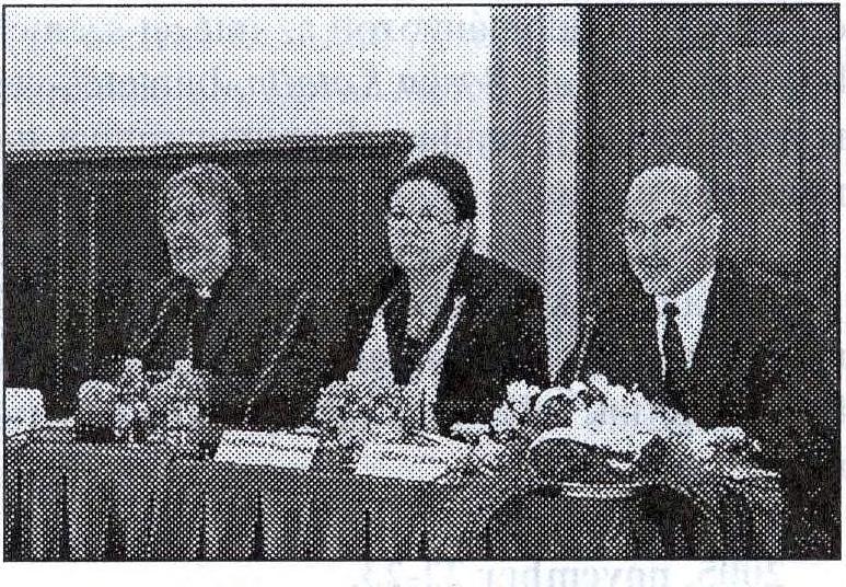 altábornagy, országos parancsnok, valam int Szabó Tamás katolikus tábori püspök is. 2005. november 27.