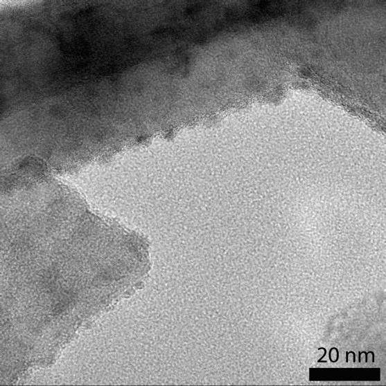 fluid ágyas reaktorban hajtottuk végre. Karbonilezés előtt a titanát nanoszálakat 1 órán át 500 C-on vákuumban kezeltük.