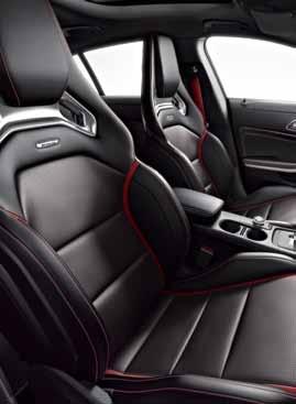 fényesre esztergált, sokküllős AMG könnyűfém kerekek, 235/35 R 19-es abroncsokkal AMG Performance futómű, kb.