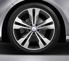 abroncsokkal (széria a CLA 180 CDI, CLA 200 CDI, CLA 200 CDI 4MATIC, CLA 180 és CLA 200 modellekhez, felár nélküli extra a CLA 220 CDI-nél) R78 Mattfeketére fényezett és