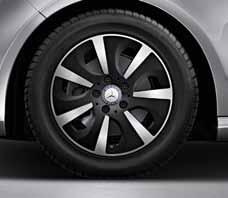 keréktárcsák, 205/55 R 16-os abroncsokkal (extra a CLA Coupéhoz) R43 Titánezüstre fényezett 10 küllős könnyűfém keréktárcsák, 225/45 R 17-es abroncsokkal (extra; széria a CLA