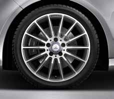 AMG 5 duplaküllős könnyűfém keréktárcsák, 235/40 R 18-as abroncsokkal (széria a CLA 45 AMG 4MATIC-hoz) 781 Feketére fényezett és fényesre esztergált,