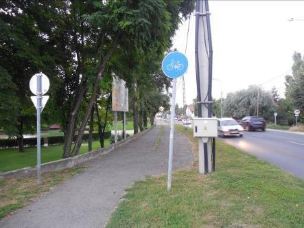 28. ábra Balatoni úti kerékpárút a Fürdő utcánál és a Diósd felőli végén Leromló állapot és hiányzó, balesetveszélyes