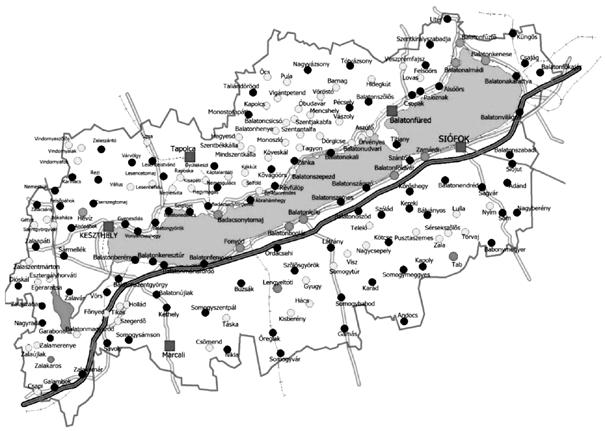 214 II. RÉSZ 1. ábra. A Balaton Kiemelt Üdülőkörzet és települései 8 A Balatonról kettős kép él a köztudatban.