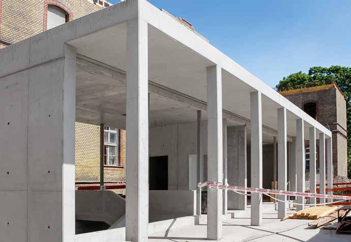 A Vágány utca felől található a projekt legnagyobb létesítménye, az A jelű, 29.500 m 2 -es épület, melynek földalatti négy szintjének 19.