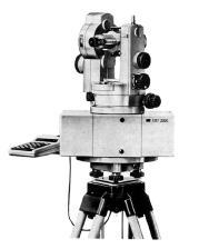 Távmérő: Rátét távmérő: Elektronikus tahiméter: Geodimeter AGA 6 Sokkia Red2A Zeiss EOT 2000 Első távmérő: 1952 év. Elektrooptikai távmérők. Kezdetben: kb.